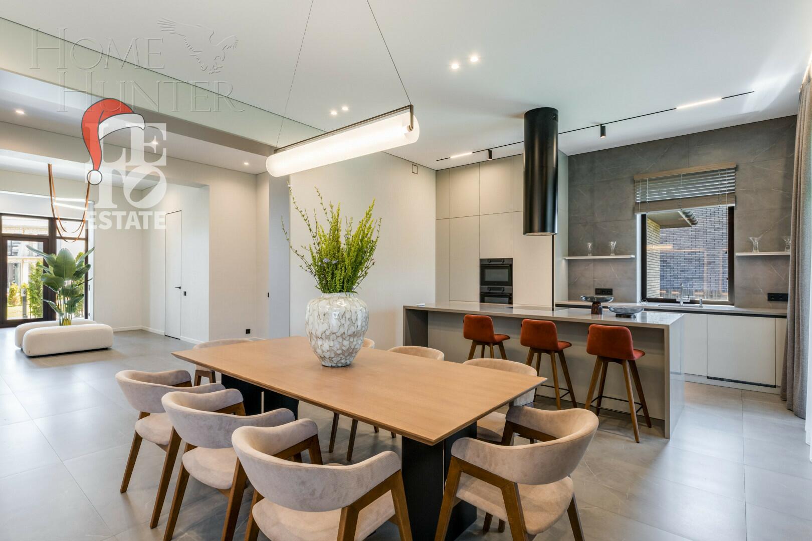 2-этажный коттедж 320 м² с отделкой