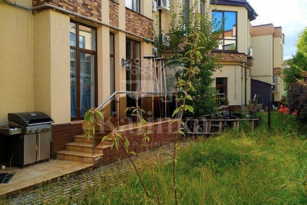 2-этажный таунхаус 200 м² с отделкой