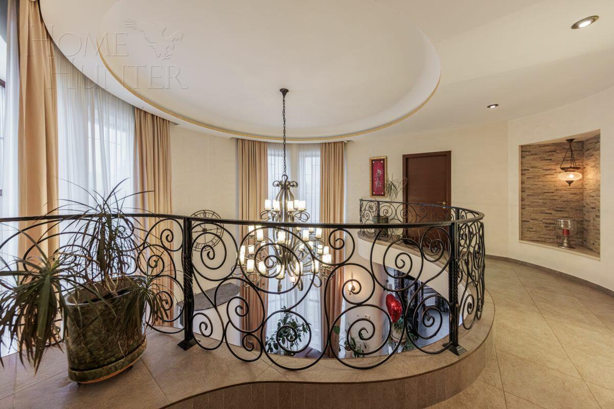 2-этажный коттедж 500 м² с отделкой