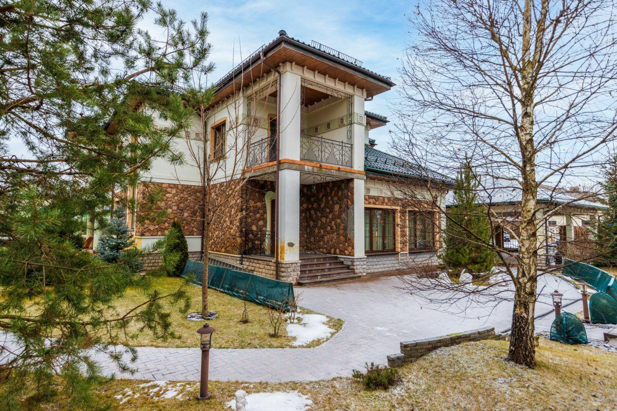 2-этажный коттедж 500 м² с отделкой