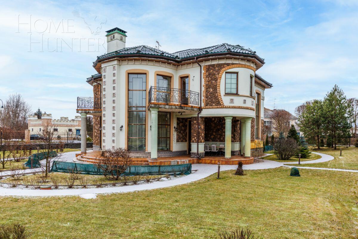 2-этажный коттедж 500 м² с отделкой