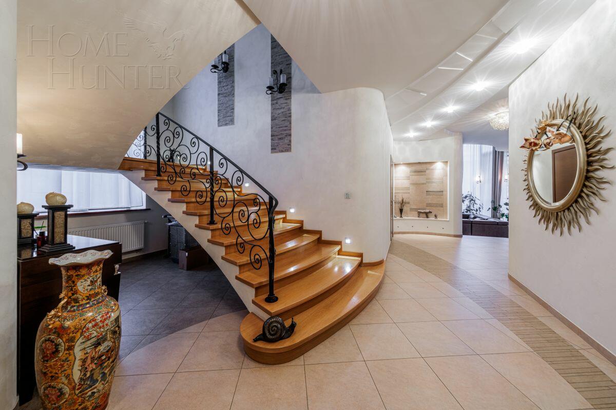 2-этажный коттедж 500 м² с отделкой