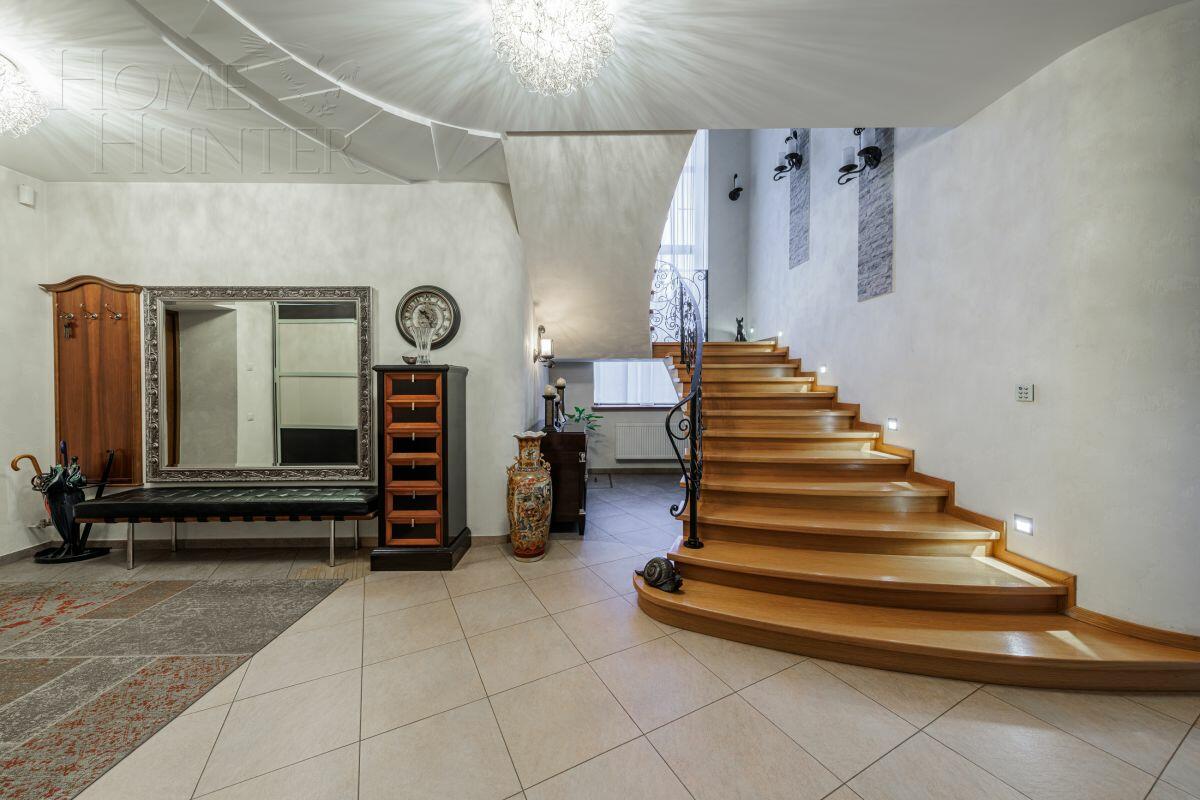 2-этажный коттедж 500 м² с отделкой