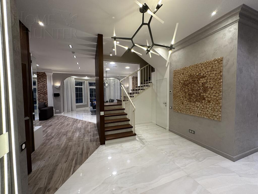 2-этажный коттедж 440 м² с отделкой