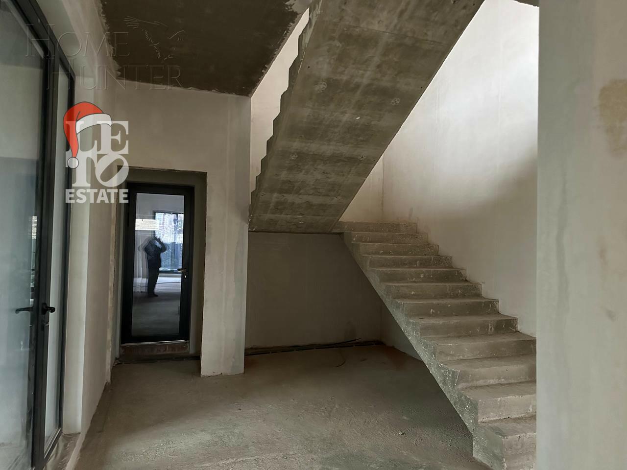 2-этажный коттедж 520.5 м² без отделки