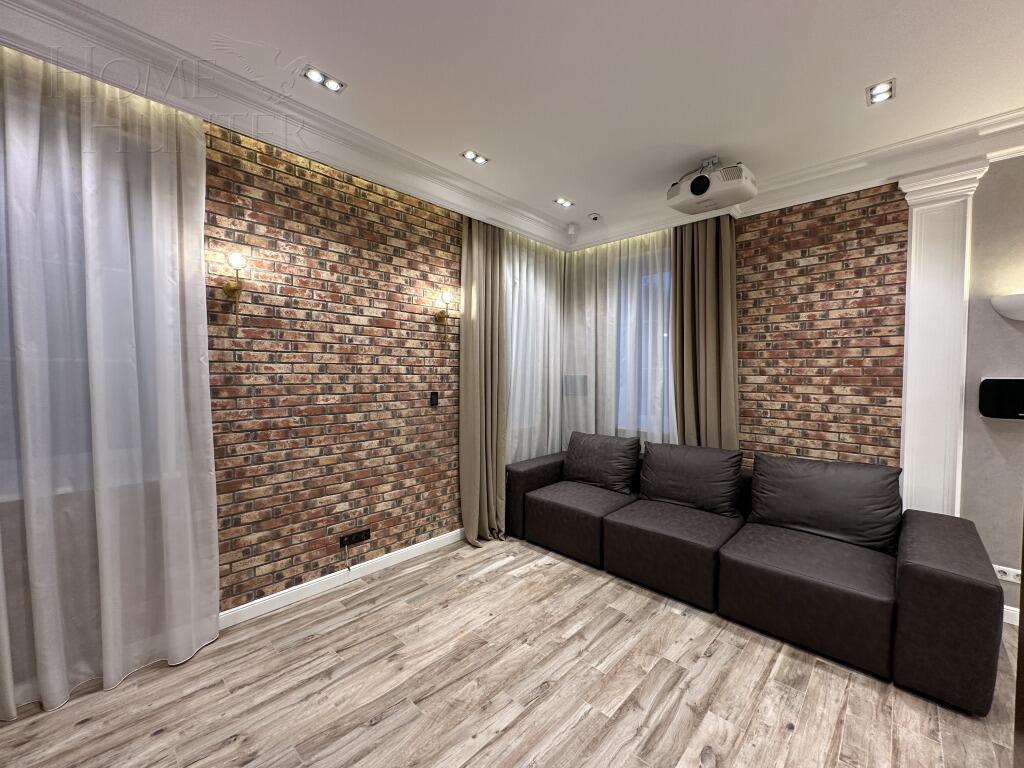 2-этажный коттедж 440 м² с отделкой