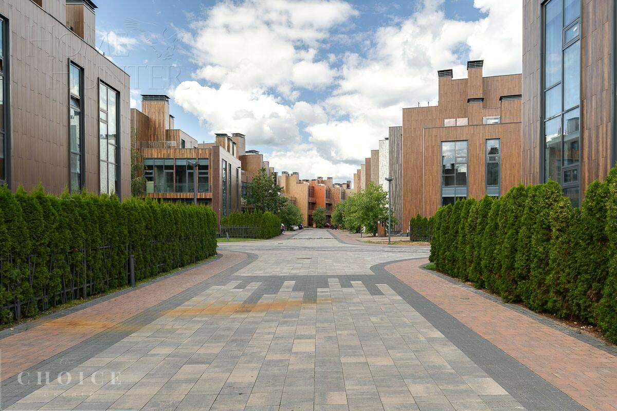 3-этажный таунхаус 239 м² с отделкой