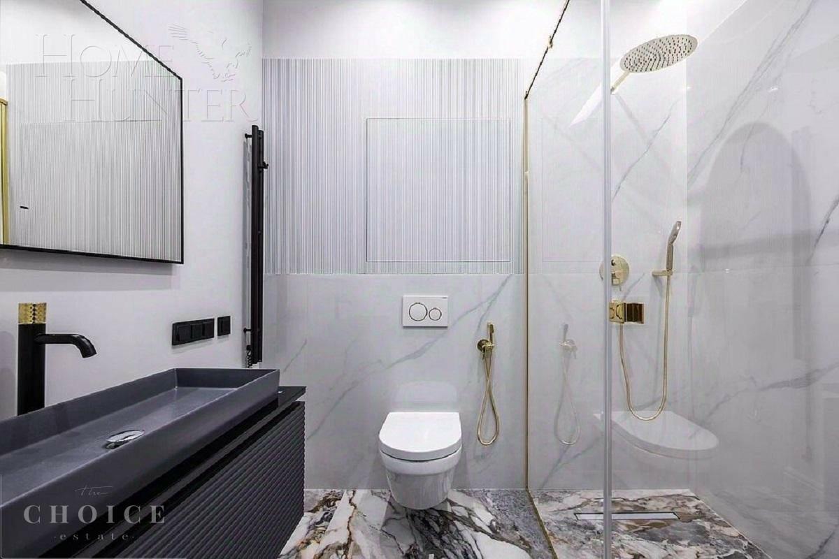 3-этажный таунхаус 239 м² с отделкой