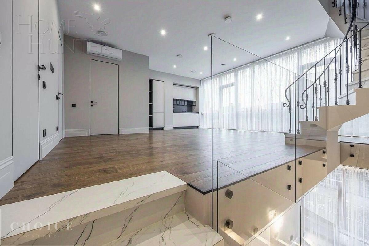 3-этажный таунхаус 239 м² с отделкой