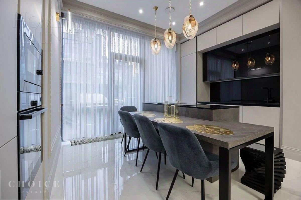 3-этажный таунхаус 239 м² с отделкой