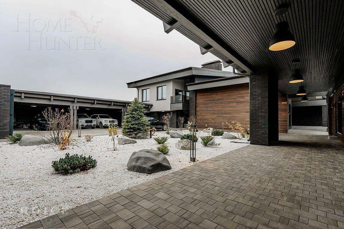 2-этажный коттедж 1 123 м² с отделкой