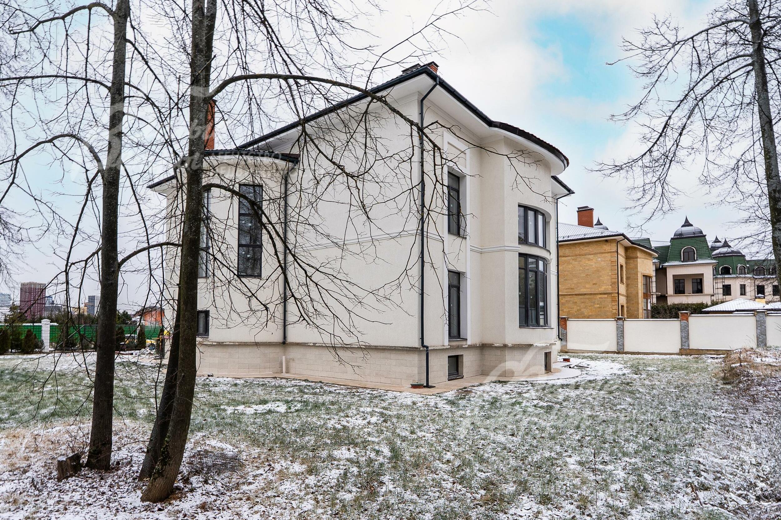 2-этажный коттедж 727 м² без отделки