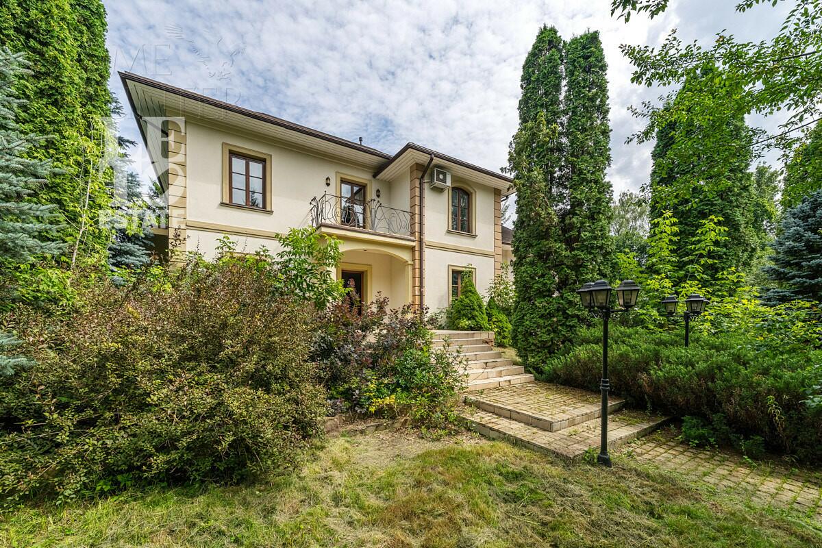 2-этажный коттедж 650 м² с отделкой