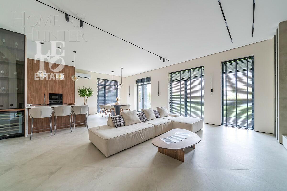 2-этажный коттедж 300 м² с отделкой