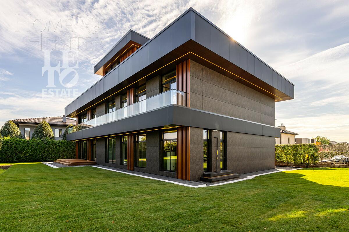 2-этажный коттедж 1 200 м² без отделки