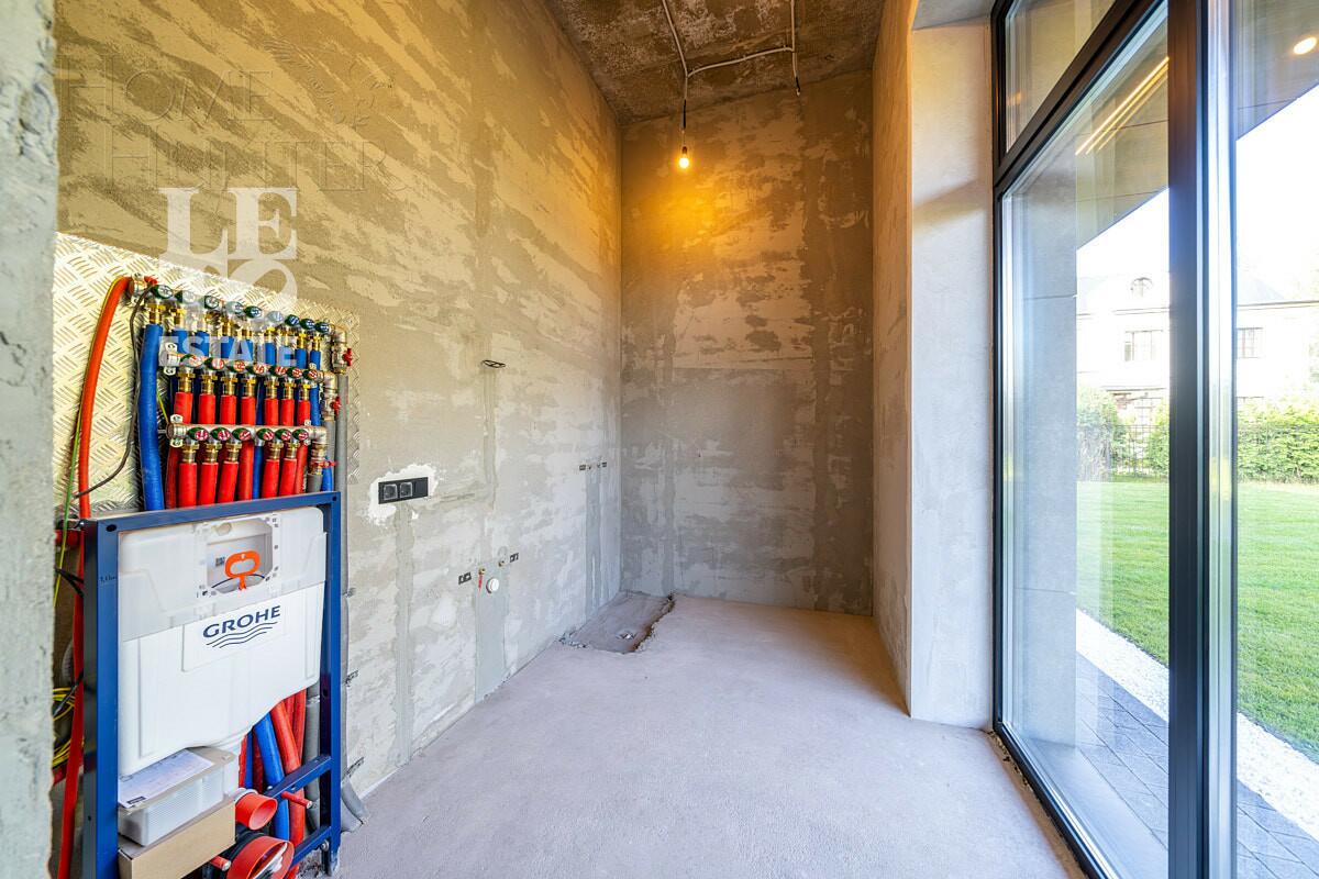 2-этажный коттедж 1 200 м² без отделки