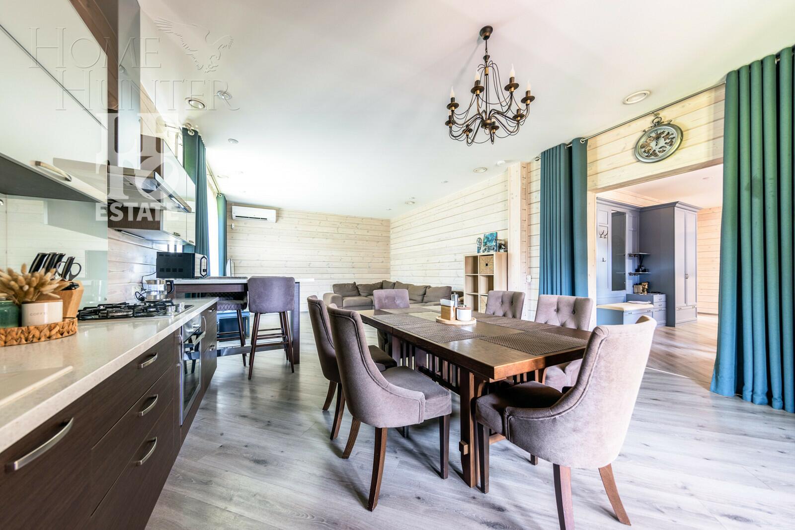 2-этажный коттедж 300 м² с отделкой