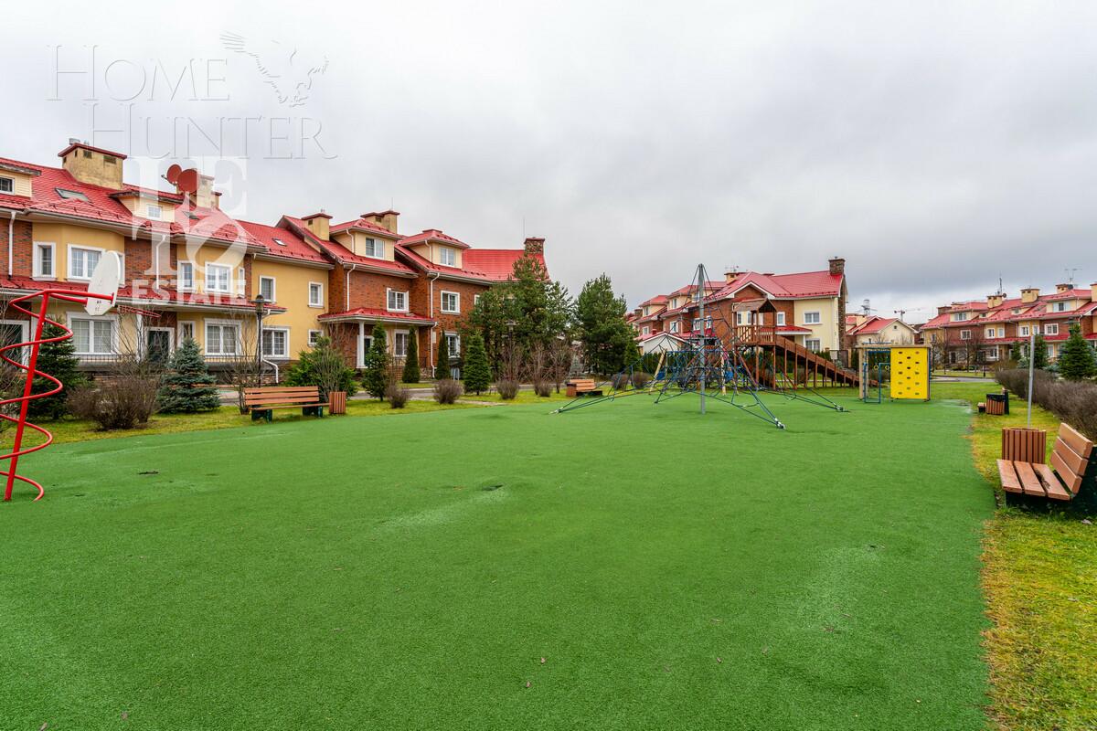 2-этажный таунхаус 400 м² с отделкой