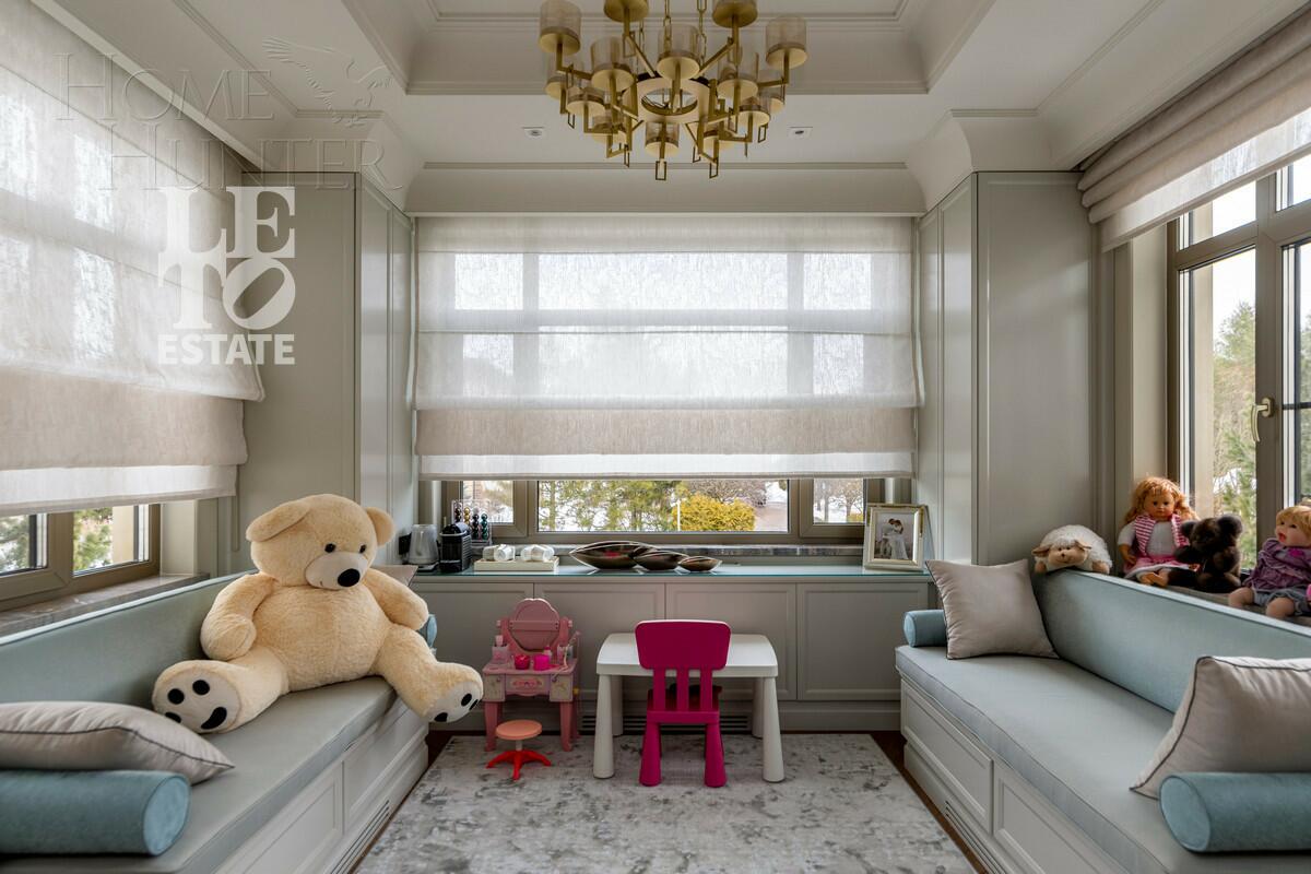 3-этажный коттедж 1 100 м² с отделкой