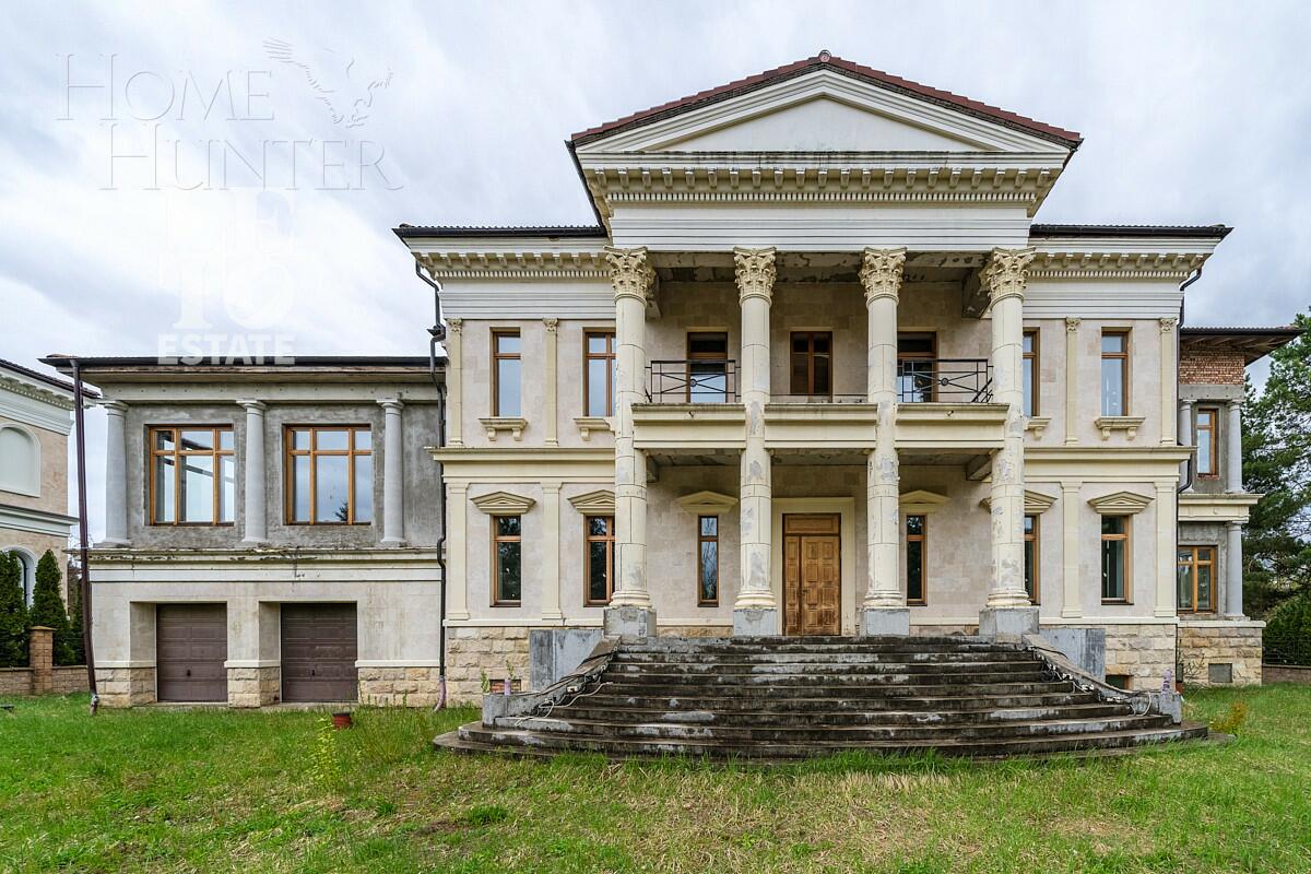 2-этажный коттедж 1 320 м² без отделки