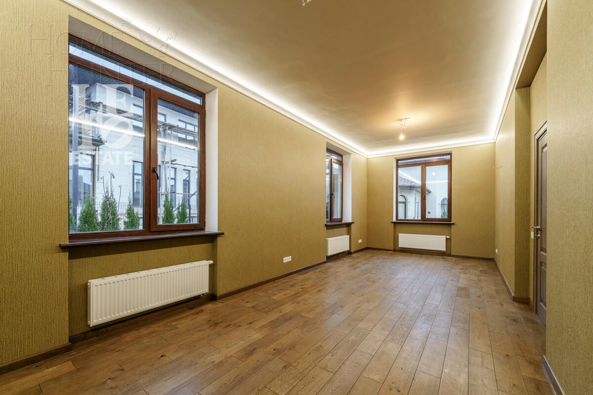 2-этажный коттедж 400 м² с отделкой