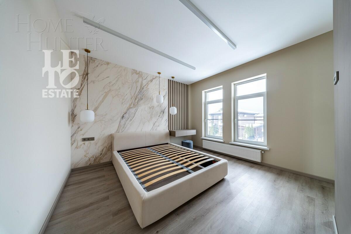 2-этажный коттедж 240 м² с отделкой