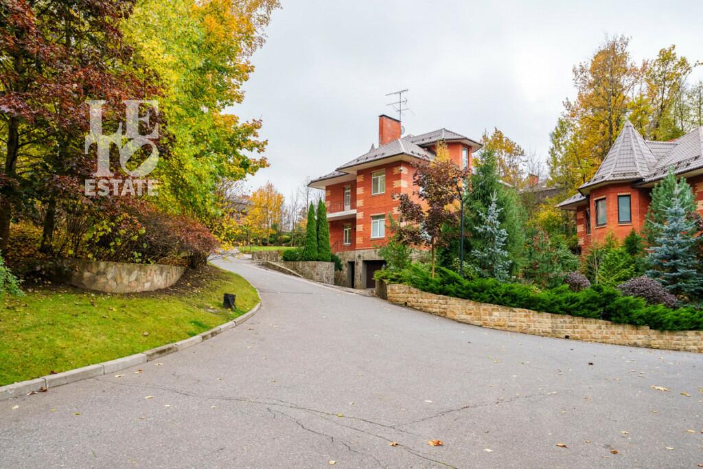 2-этажный коттедж 440.2 м² с отделкой