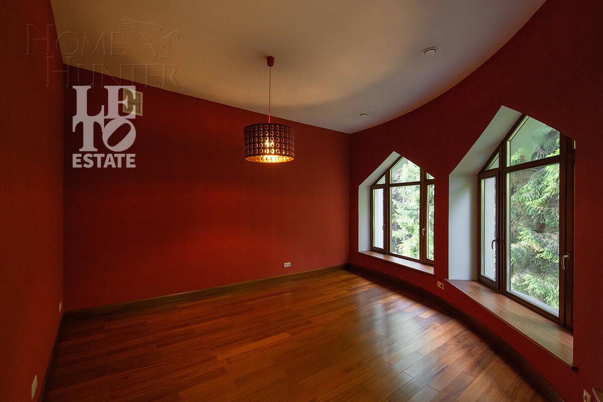 2-этажный коттедж 1 100 м² с отделкой