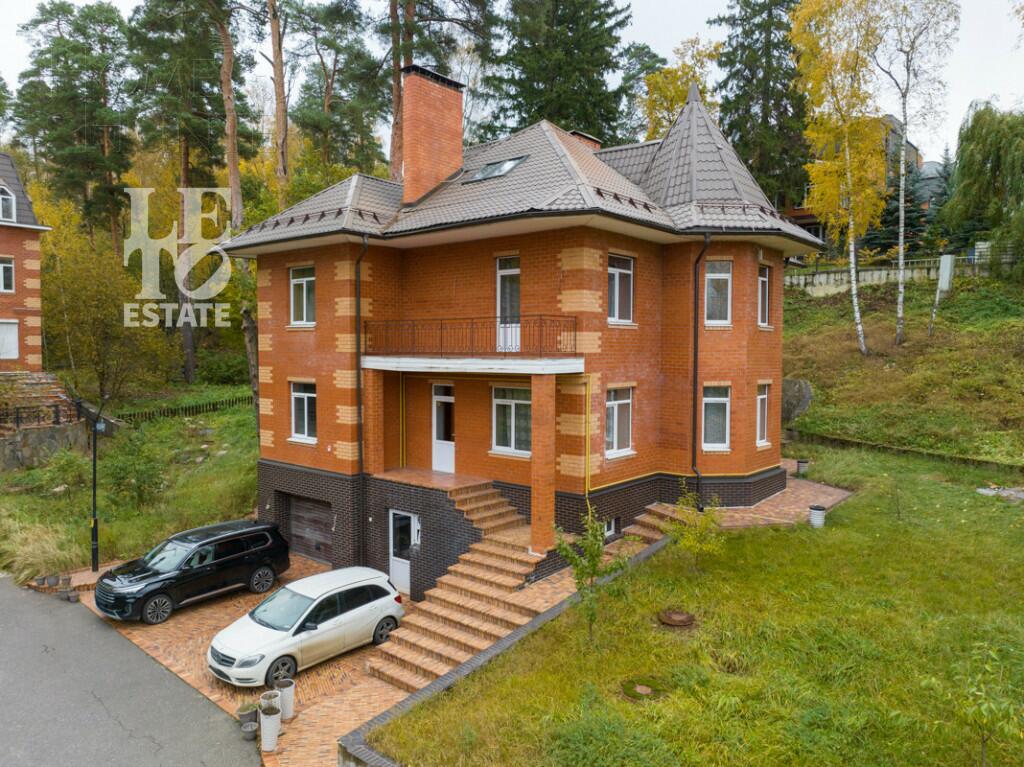 2-этажный коттедж 440.2 м² с отделкой