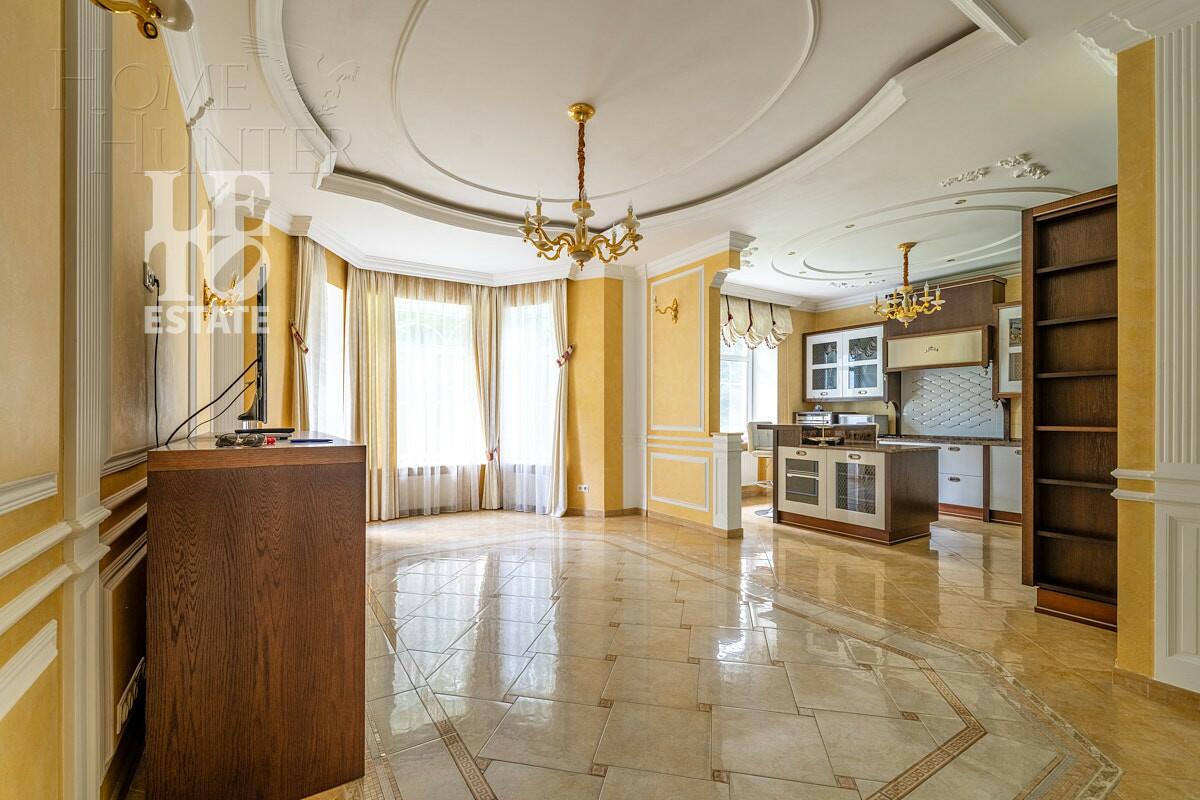 2-этажный коттедж 700 м² с отделкой