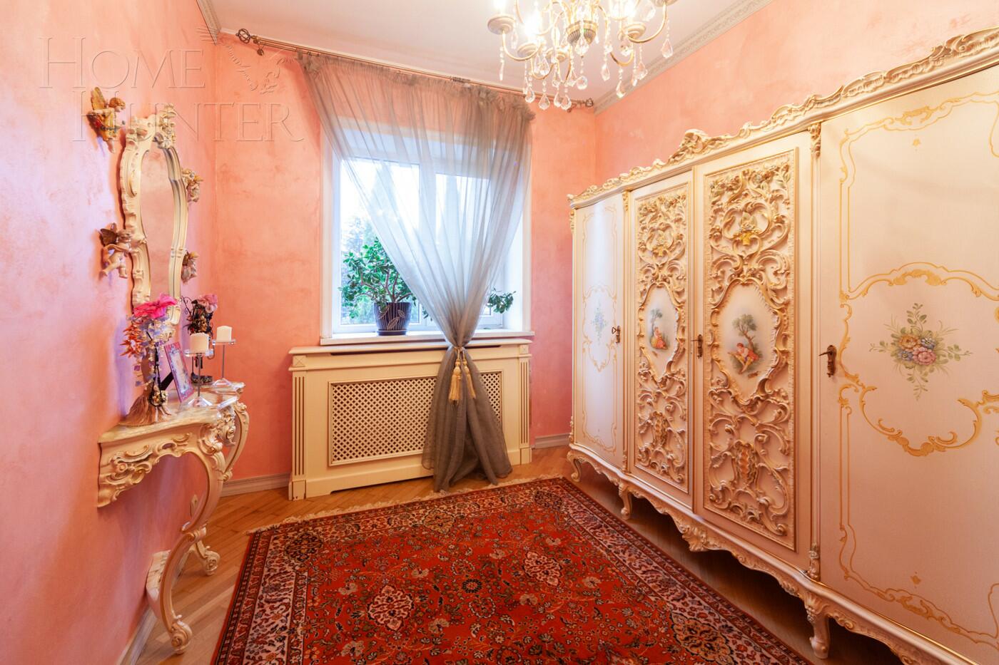 2-этажный коттедж 939 м² с отделкой