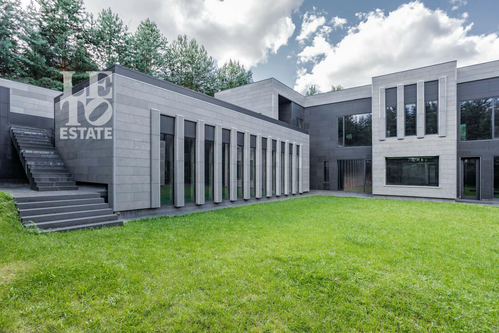 2-этажный коттедж 2 240 м² без отделки