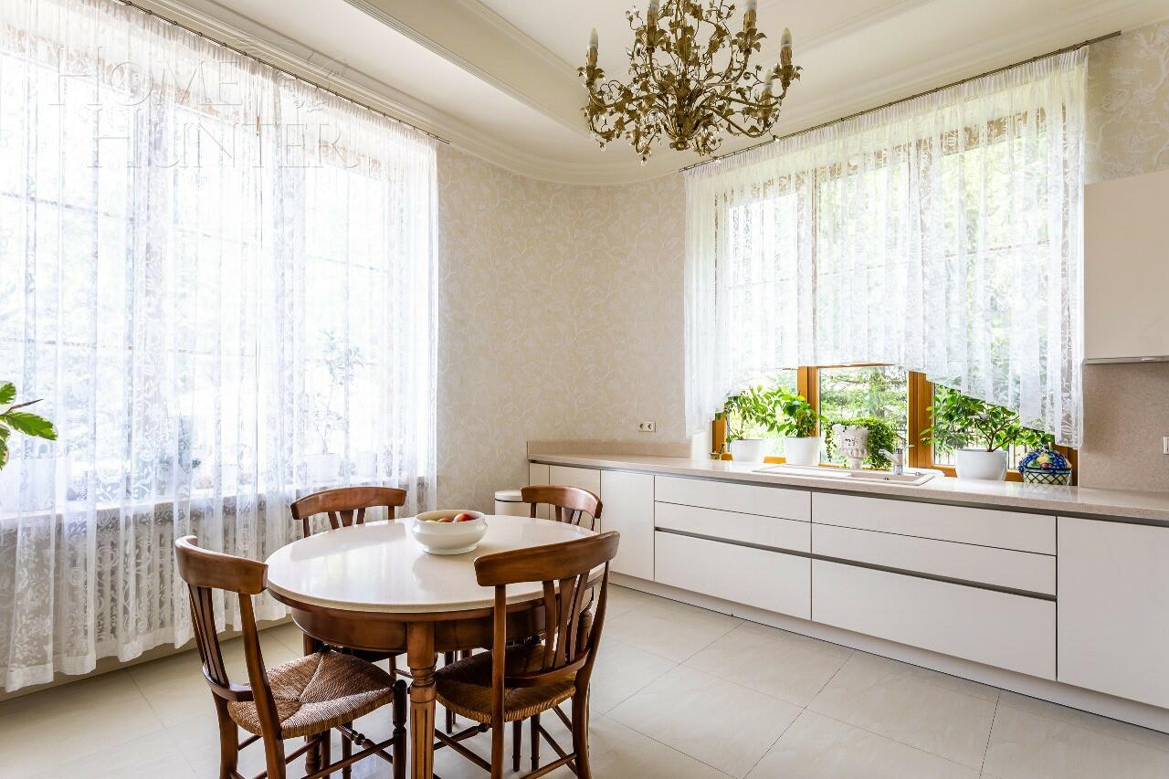 3-этажный коттедж 750 м² с отделкой