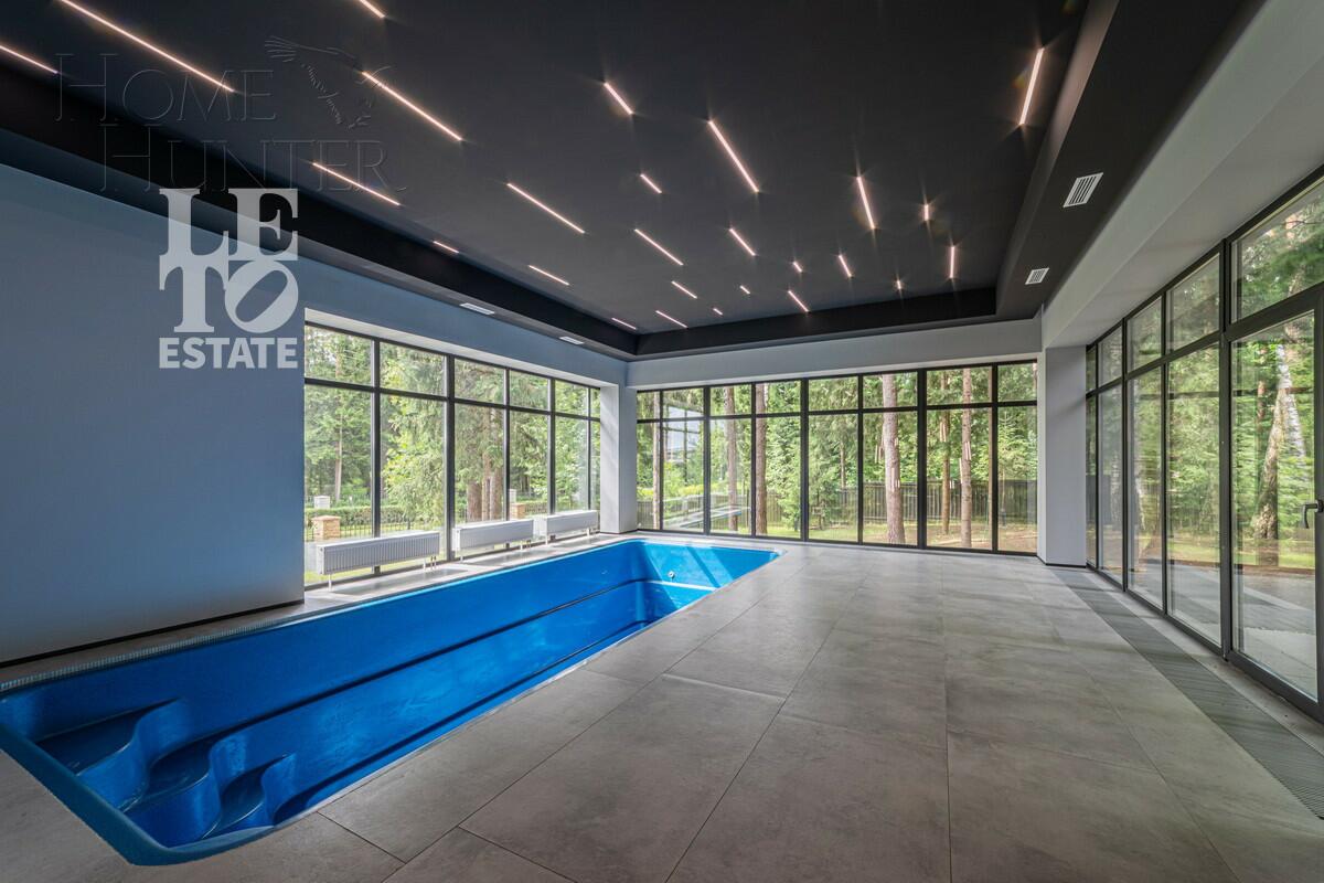 2-этажный коттедж 720 м² с отделкой