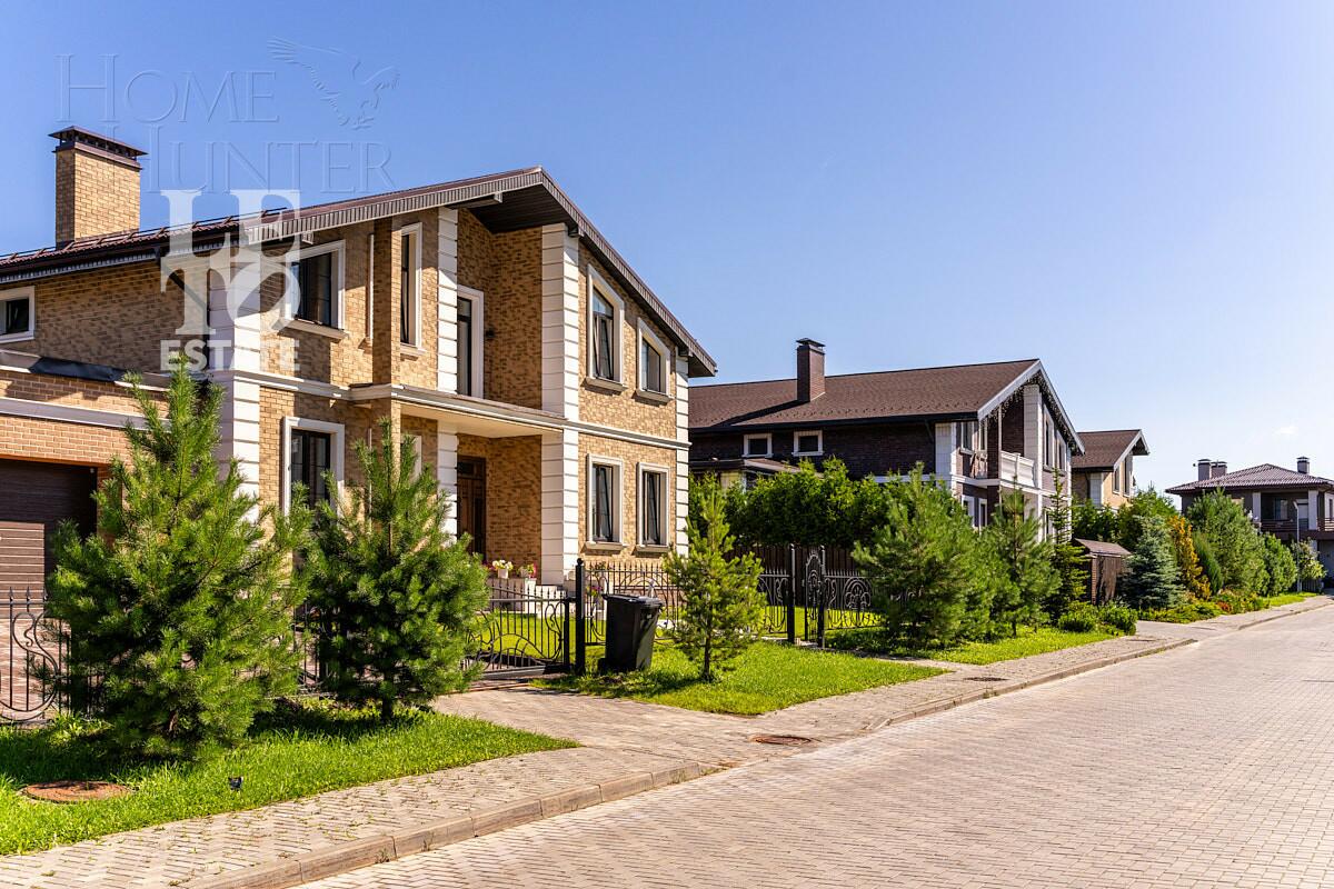 2-этажный коттедж 240 м² с отделкой