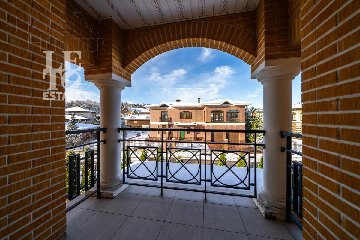 2-этажный коттедж 530 м² с отделкой