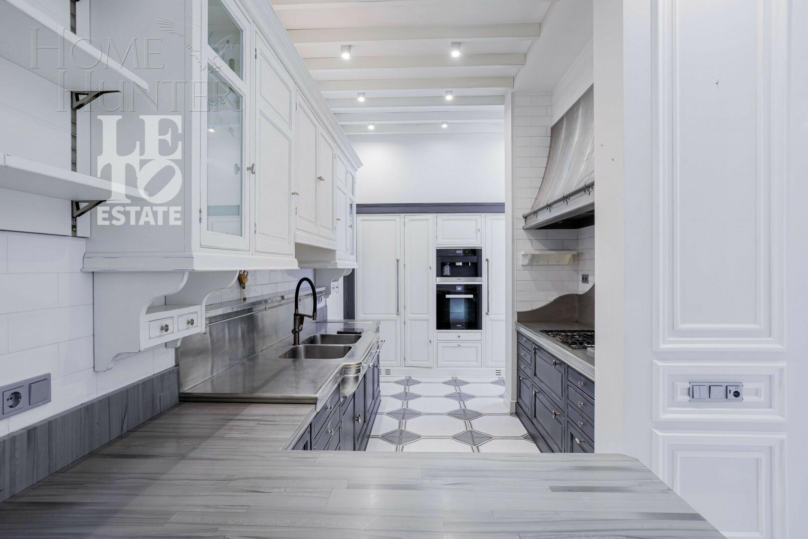 2-этажный таунхаус 430 м² с отделкой