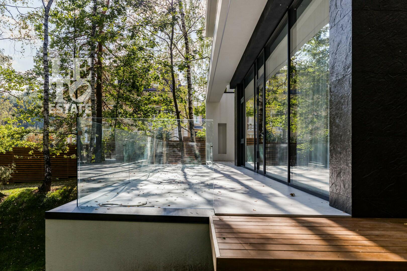 2-этажный коттедж 650 м² с отделкой