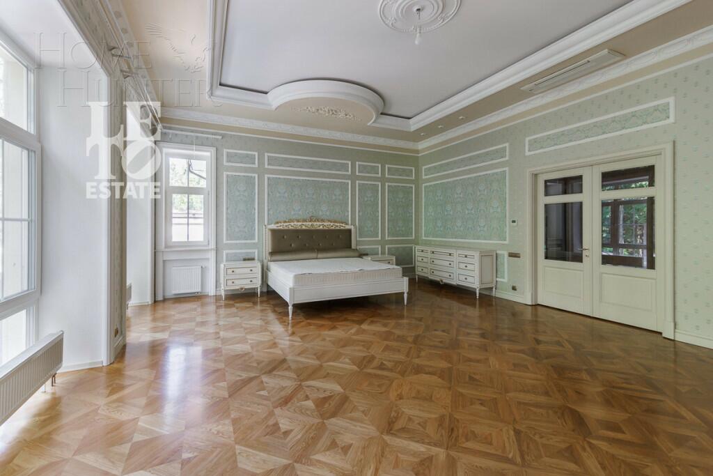 2-этажный коттедж 1 556 м² с отделкой