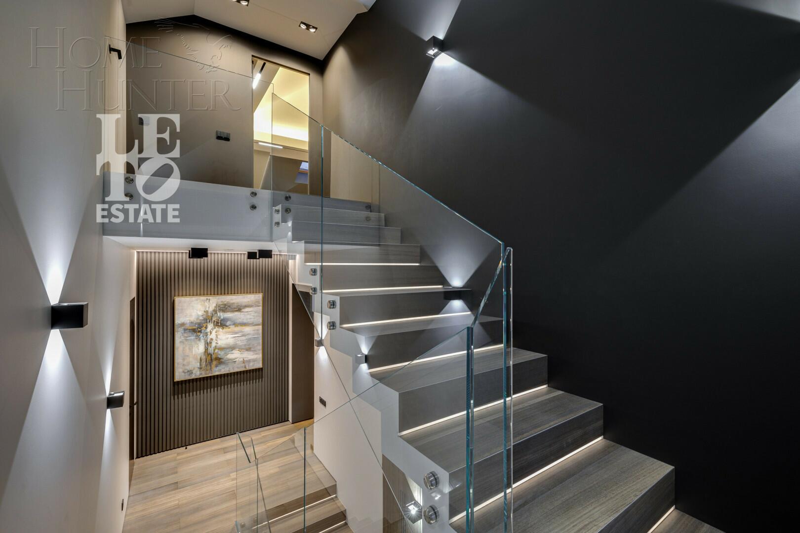 2-этажный коттедж 688 м² с отделкой