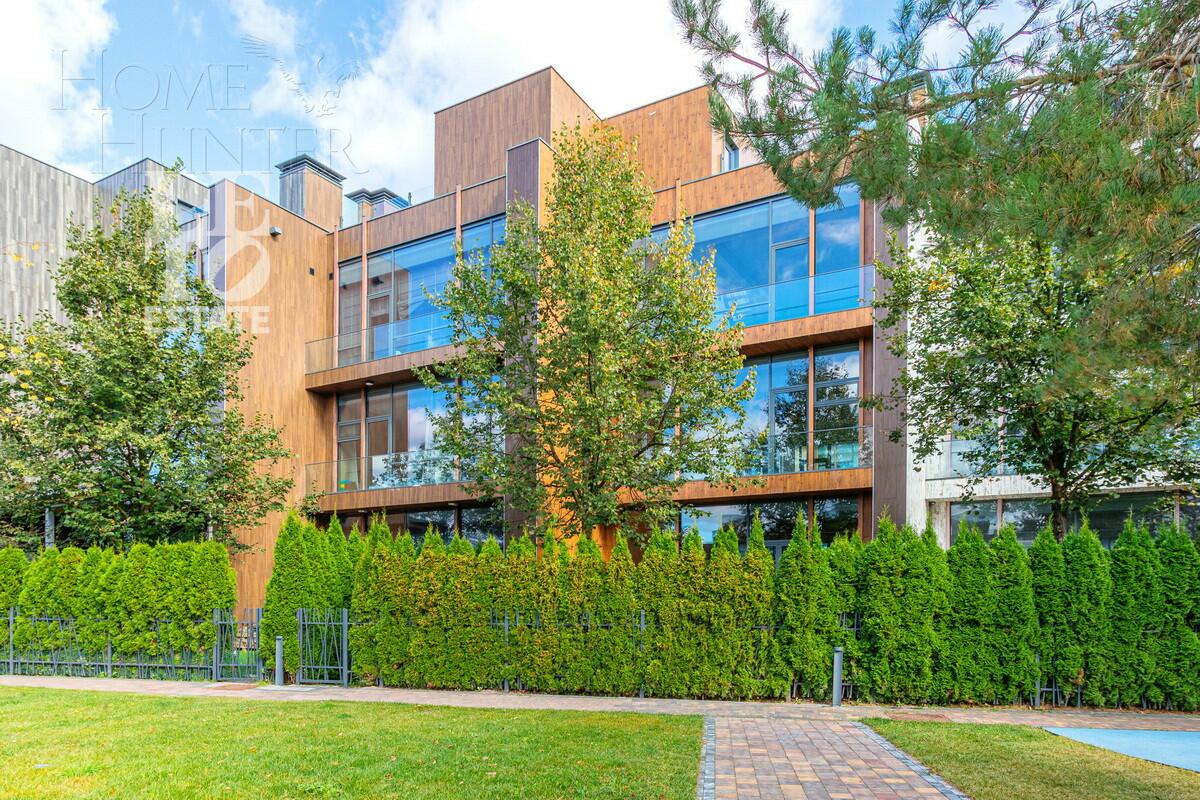 3-этажный таунхаус 238 м² без отделки