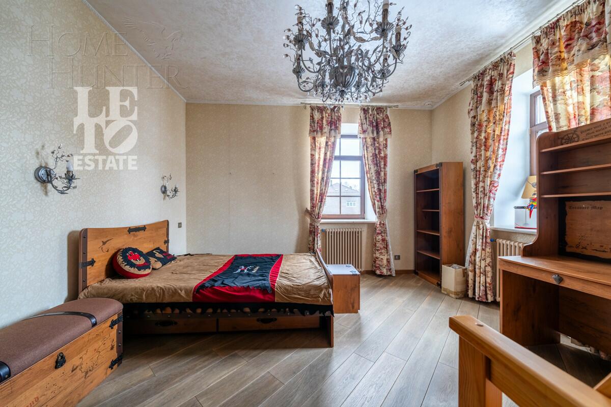 3-этажный коттедж 1 322 м² с отделкой