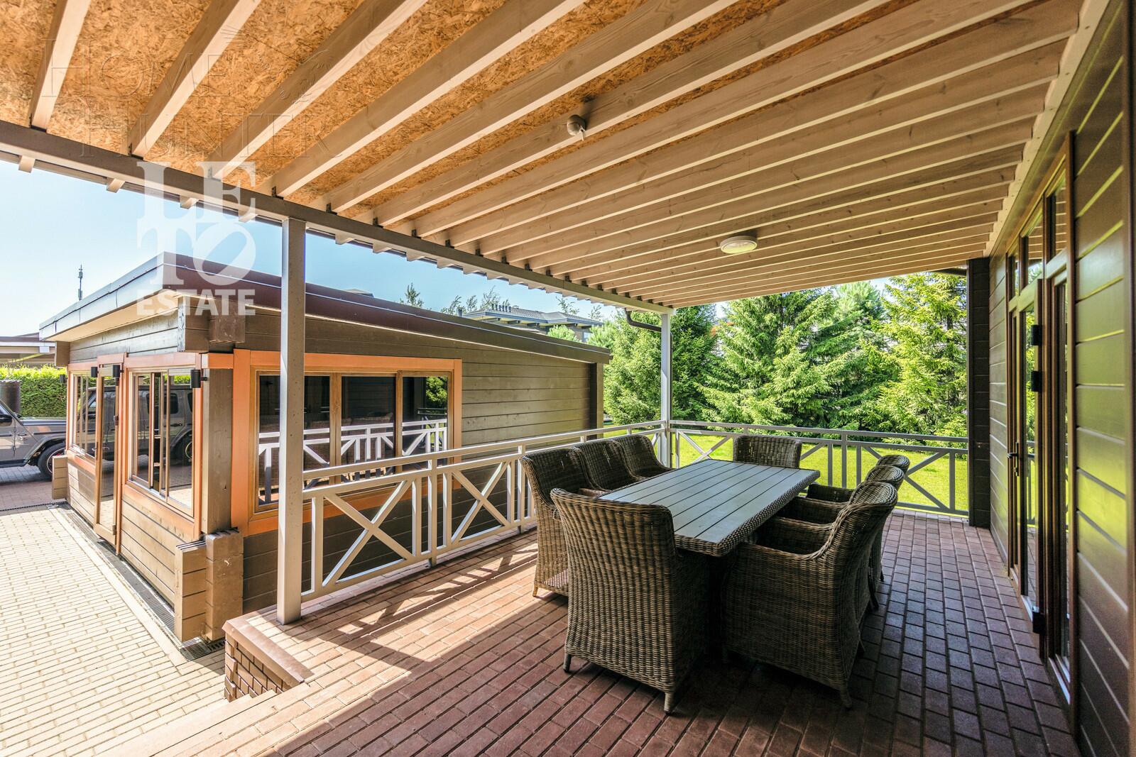 2-этажный коттедж 300 м² с отделкой