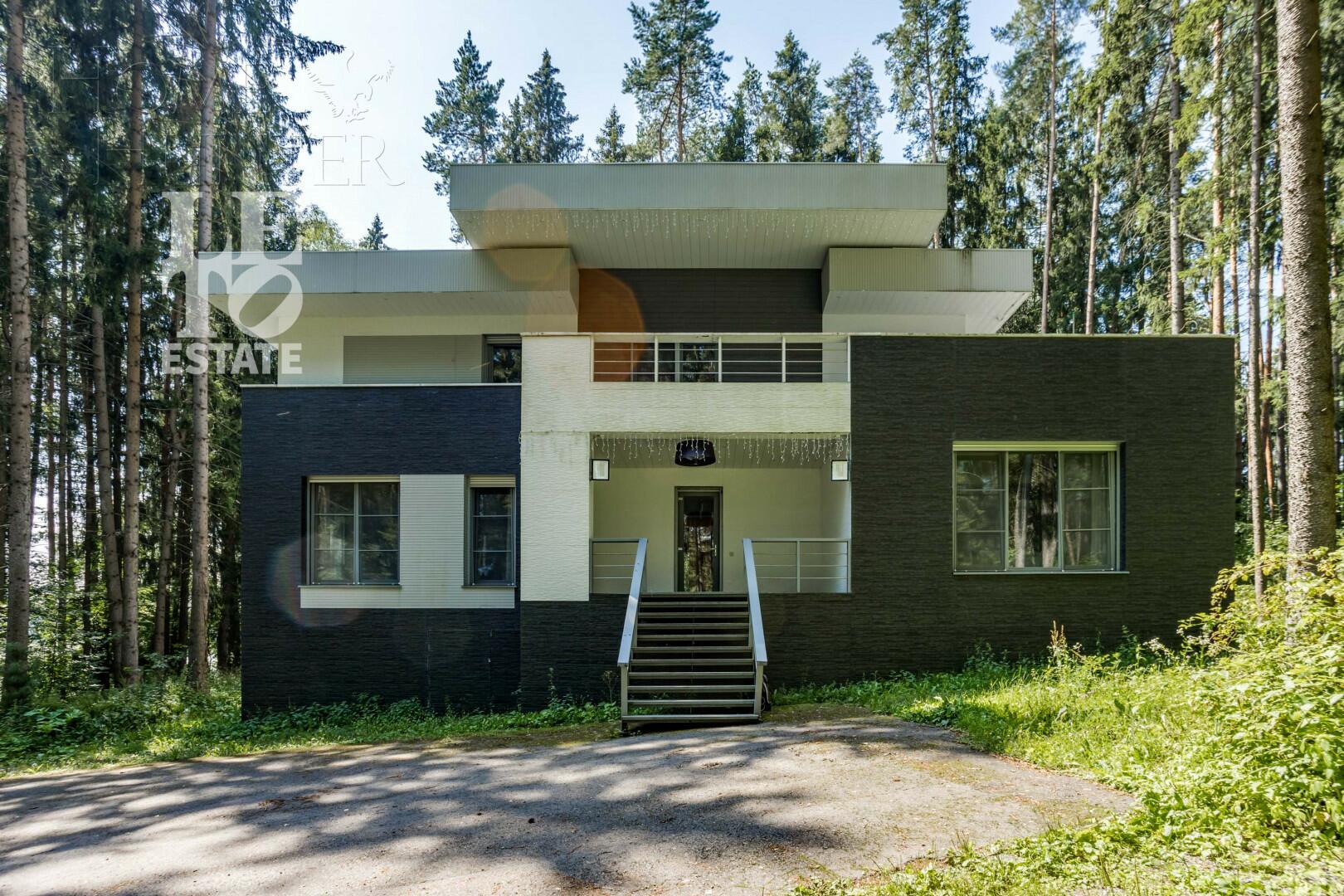 2-этажный коттедж 455 м² с отделкой