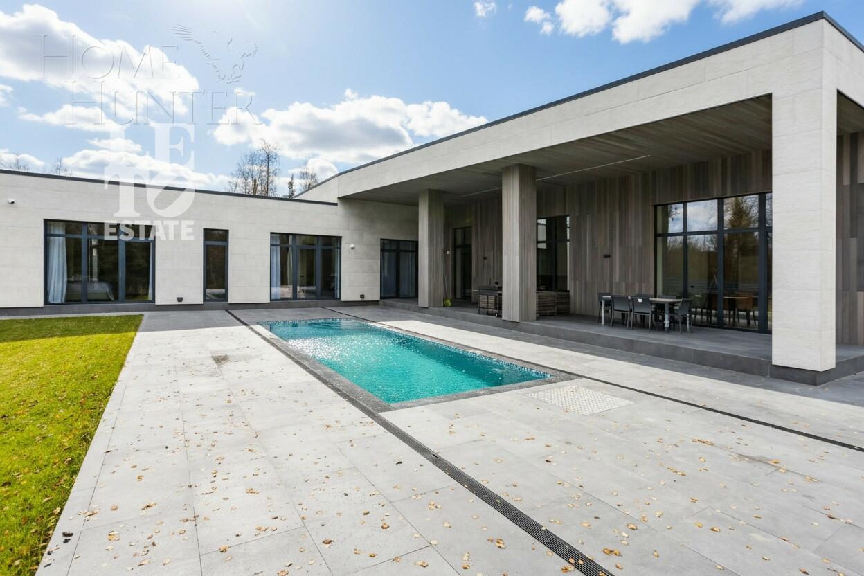 1-этажный коттедж 440 м² с отделкой