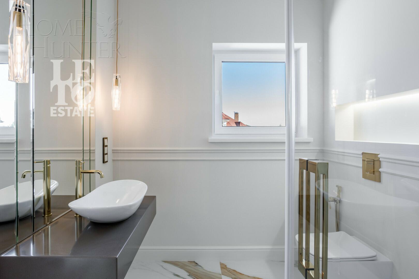 2-этажный коттедж 240.6 м² с отделкой