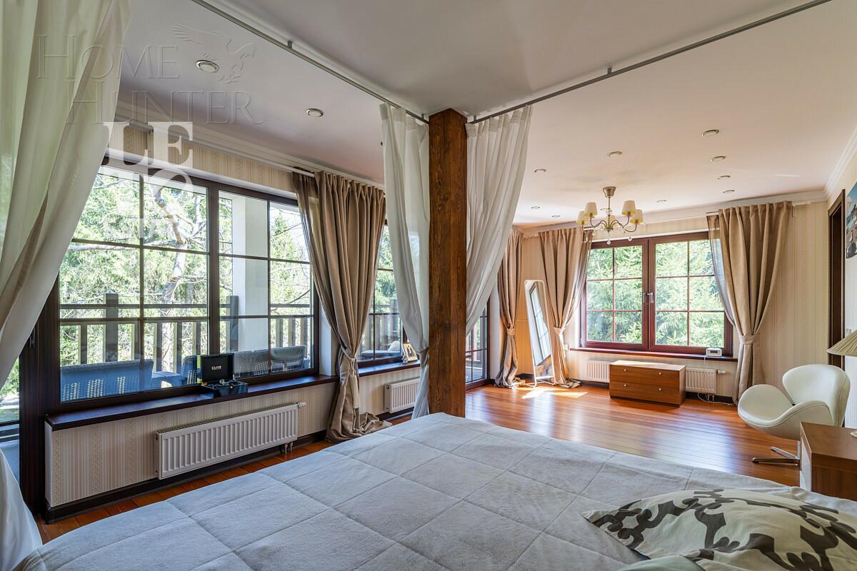 3-этажный коттедж 550 м² с отделкой