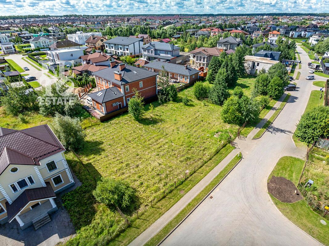 Участок 10.4 сот. в охраняемом поселке