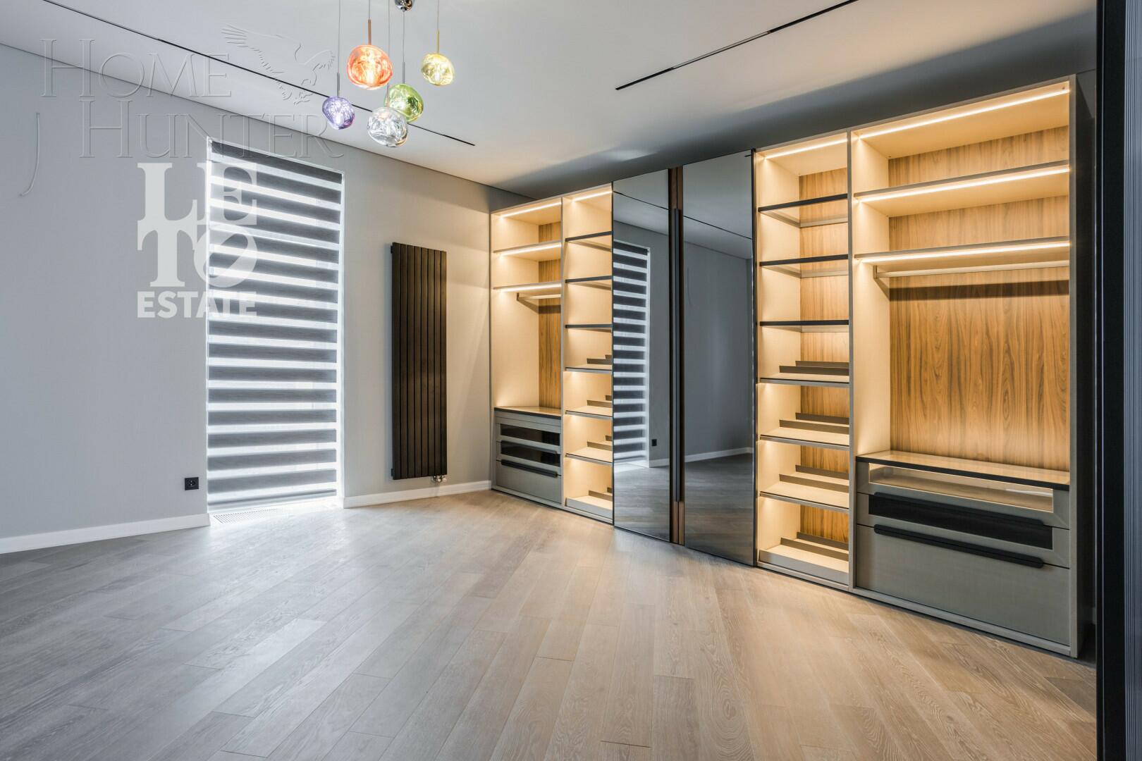 3-этажный коттедж 600 м² с отделкой