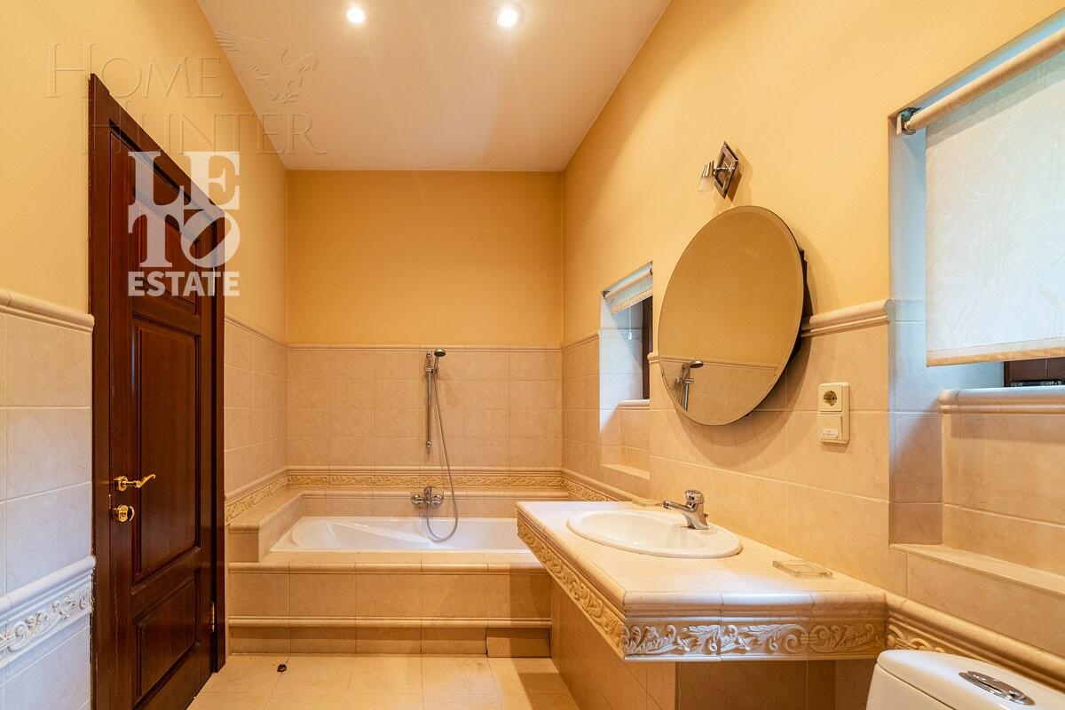 2-этажный коттедж 650 м² с отделкой